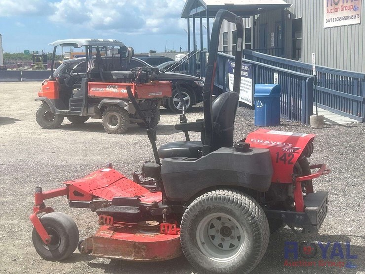 gravely-riding-mower-image-3
