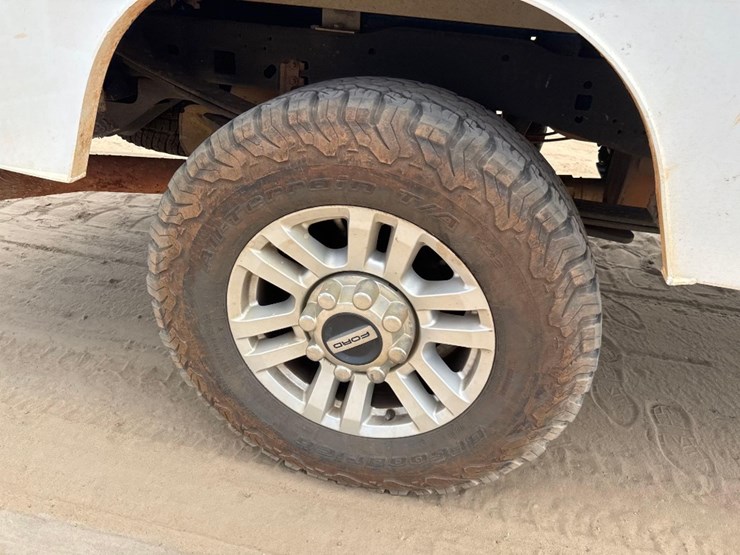 2019-ford-f250-xl-image-12