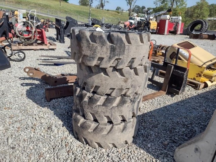(4)-33x12-16-skid-steer-tires-image-1