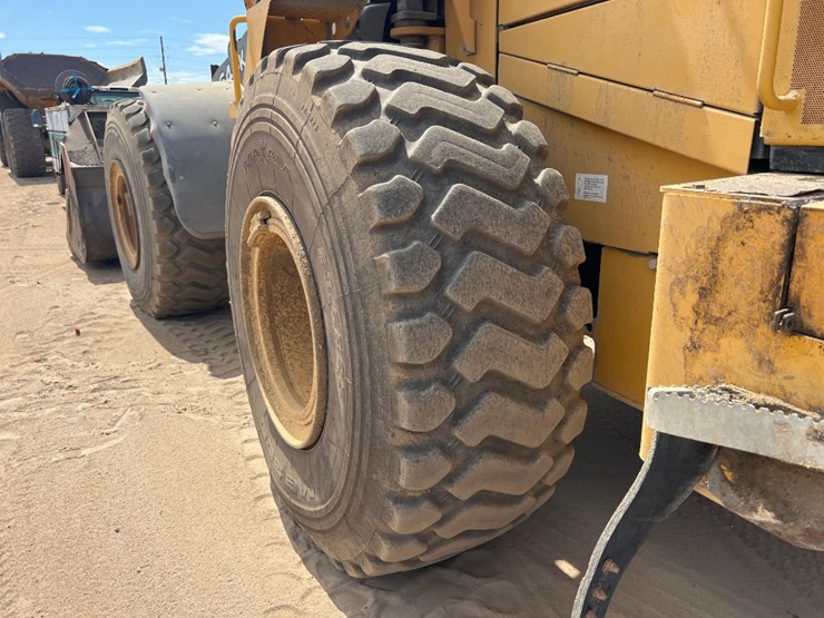 2012-deere-644k-image-26