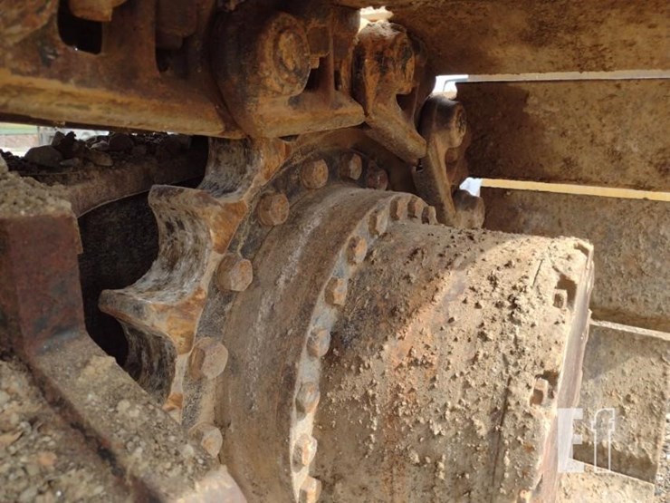 2011-deere-225d-lc-image-34