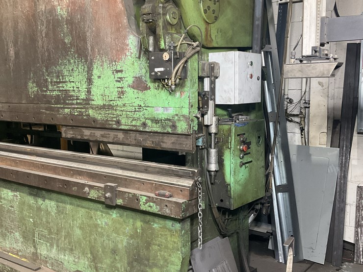 #105-•-175-ton-accur-press-brake-image-4