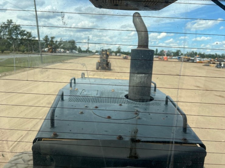 2008-deere-672d-image-41