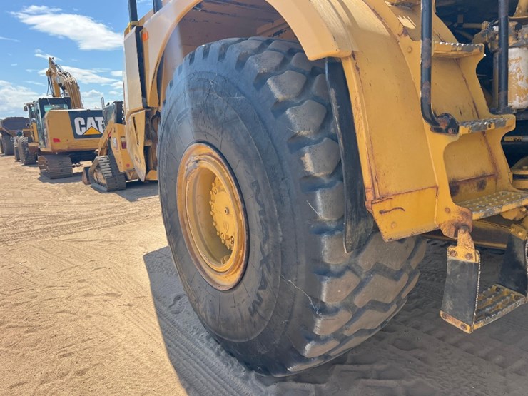 2018-caterpillar-745-image-14
