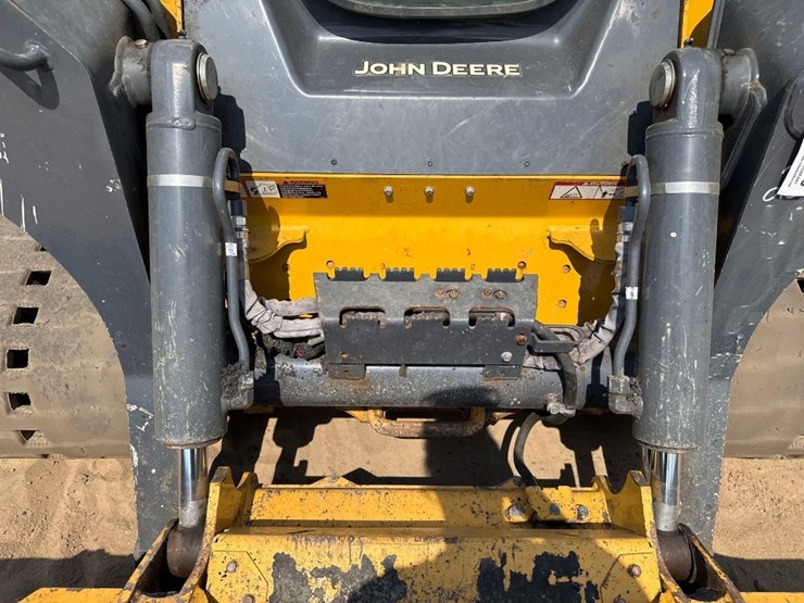 2022-deere-333g-image-22