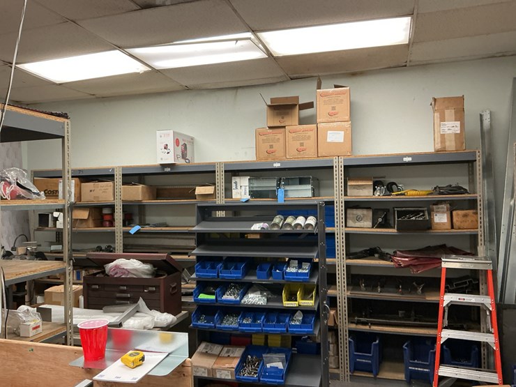 #170-•-parts-shelfs-image-15