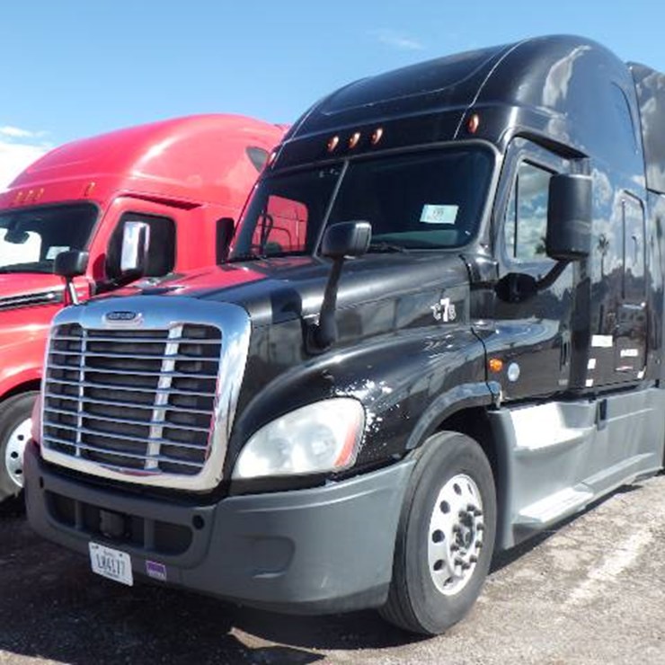 FREIGHTLINER CASCADIA 125