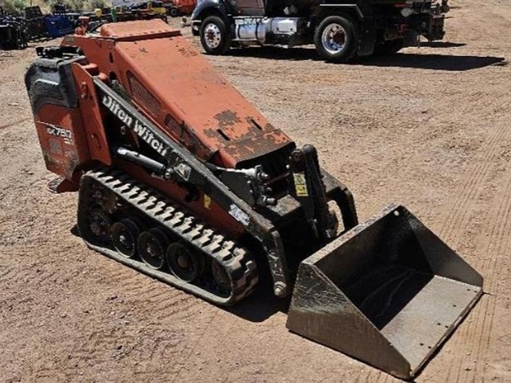 2014-ditch-witch-sk750-image-4