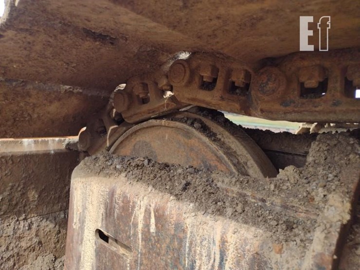 2011-deere-225d-lc-image-38