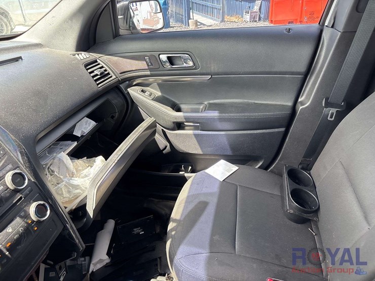 2018-ford-explorer-image-17