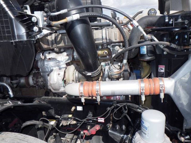 2020-freightliner-cascadia-126-image-16