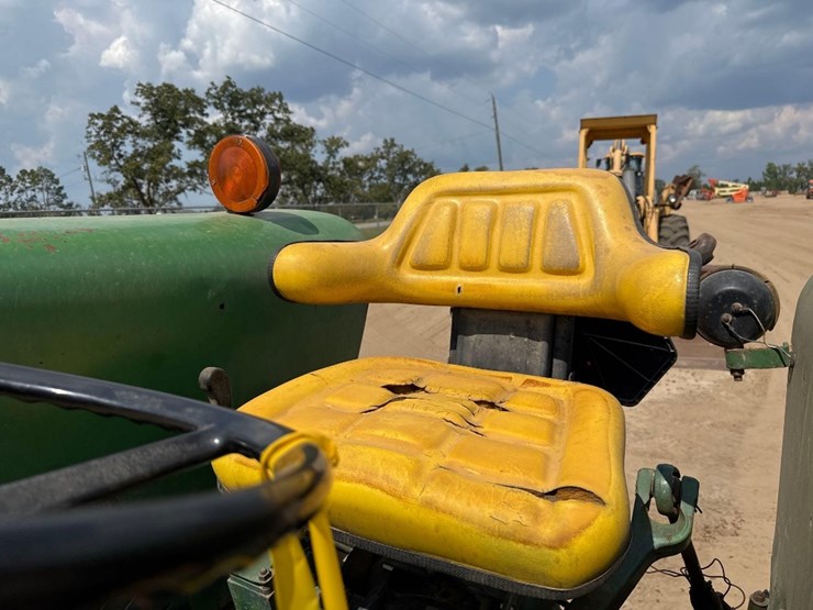 john-deere-2350-image-22