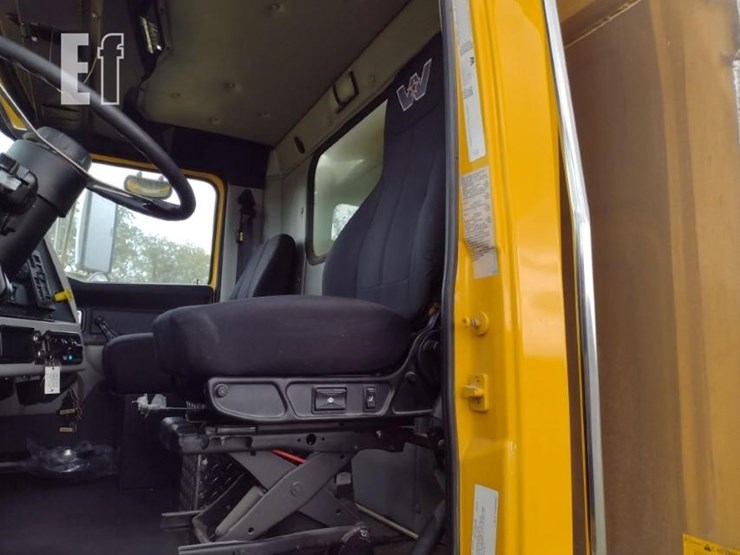 2016-western-star-4700-image-15