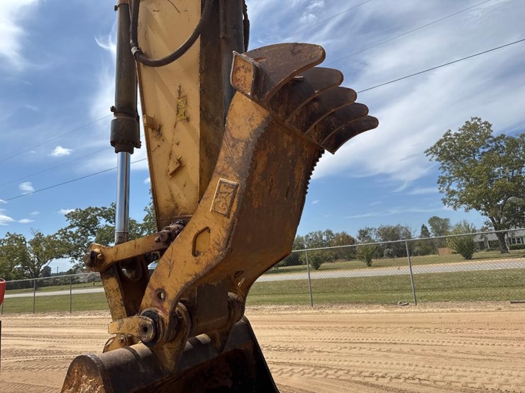 2014-caterpillar-324el-image-21