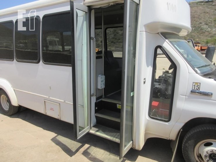 2011-ford-e450-image-17