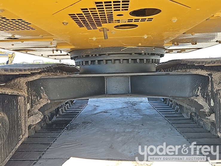 2019-caterpillar-320-image-29