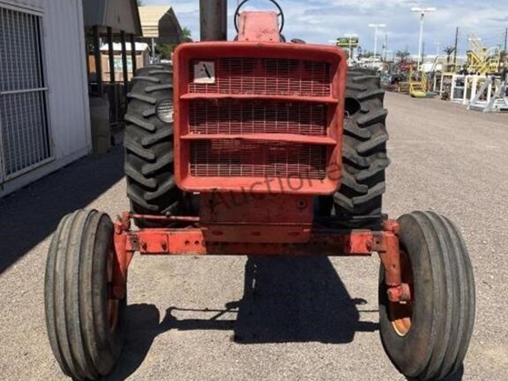 allis-chalmers-190-tractor-image-3
