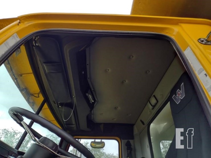 2016-western-star-4700-image-16