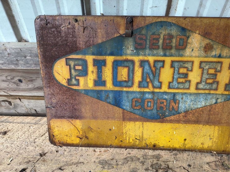pioneer-seed-corn-sign-image-8