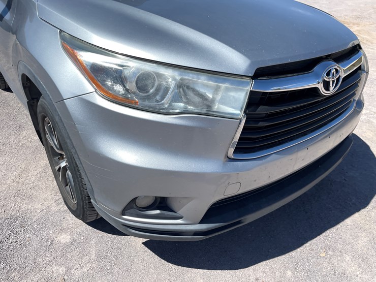 2016-toyota-highlander-image-16