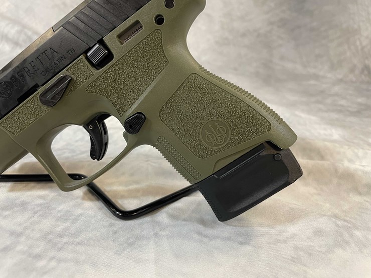 #4789-•-beretta-apx-a1-carry-9mm-luger-pistol,-sn:-axc150909-image-23