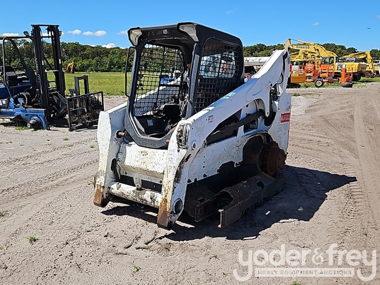 2017-bobcat-t740-image-1
