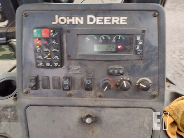 2020-deere-410l-image-9