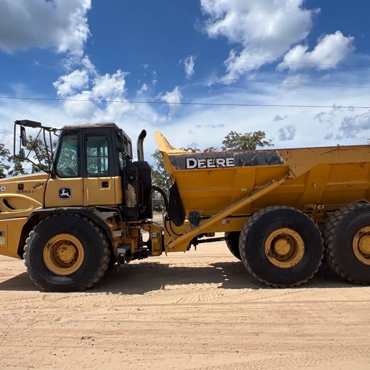 2014 DEERE 250D