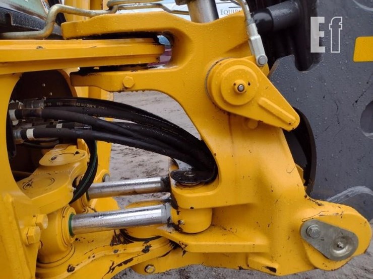 2020-deere-410l-image-30