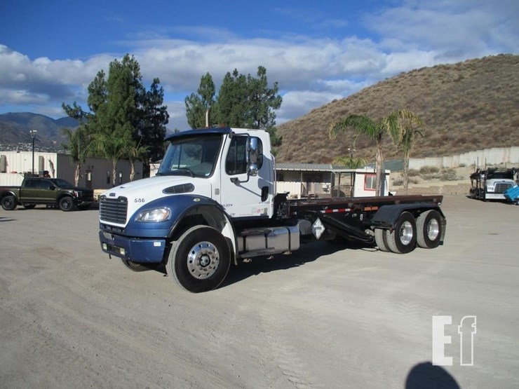 2008-freightliner-business-class-m2-106-image-1