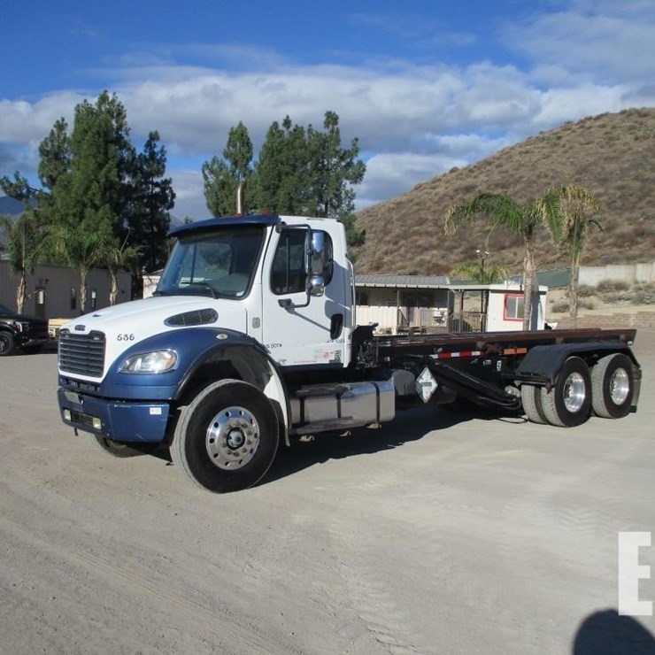 2008 FREIGHTLINER BUSINESS CLASS M2 106