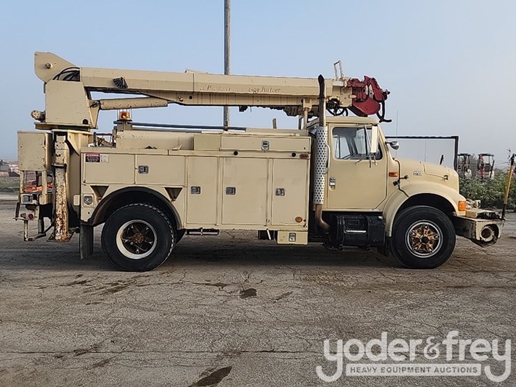 international-4900-image-6