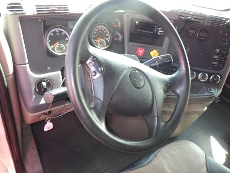 freightliner-cascadia-125-image-9