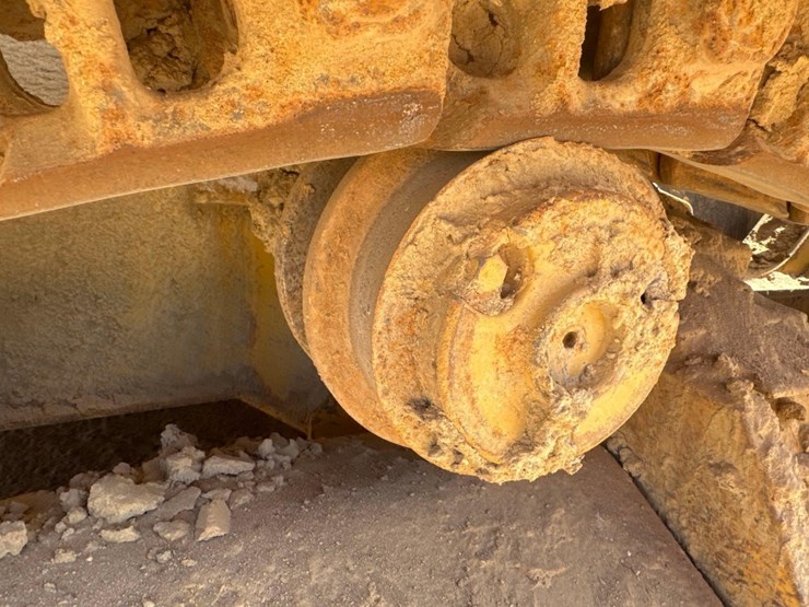 2007-deere-700j-xlt-image-15