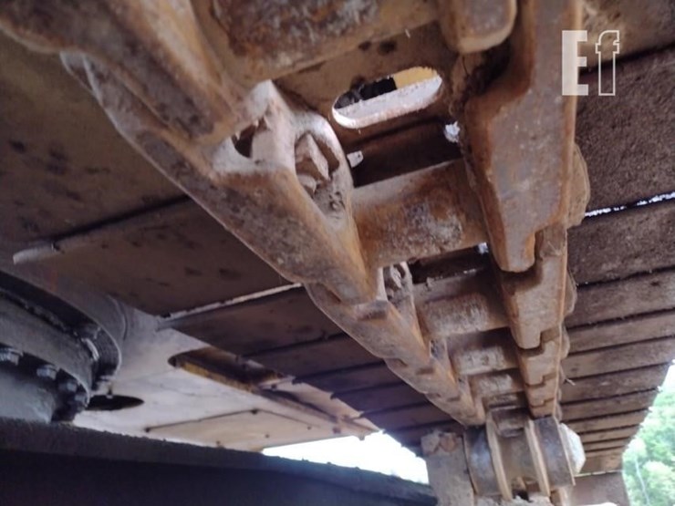 komatsu-pc220-lc-8-image-34
