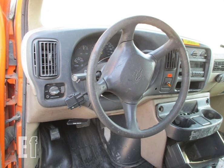 1999-chevrolet-express-3500-image-9