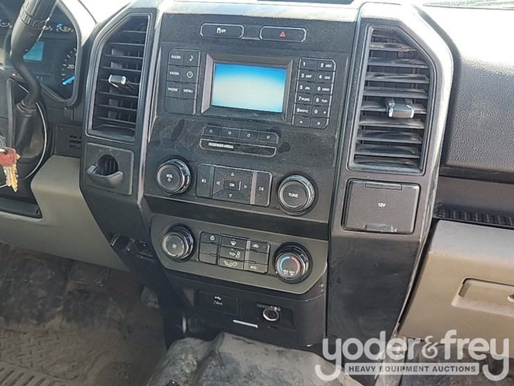 2017-ford-f150-image-31