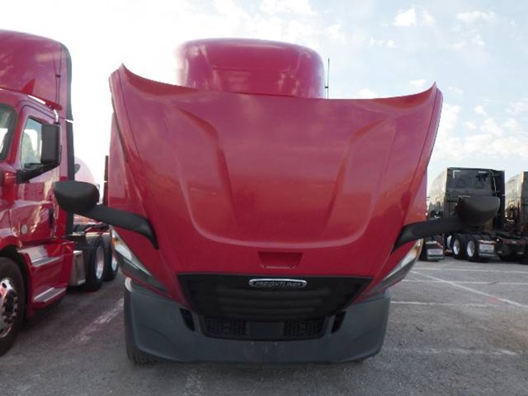2019-freightliner-cascadia-116-image-12