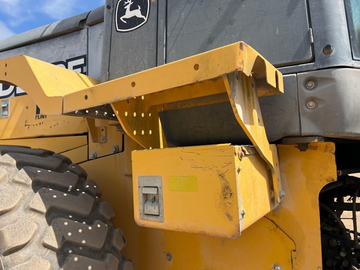 2012-deere-644k-image-19