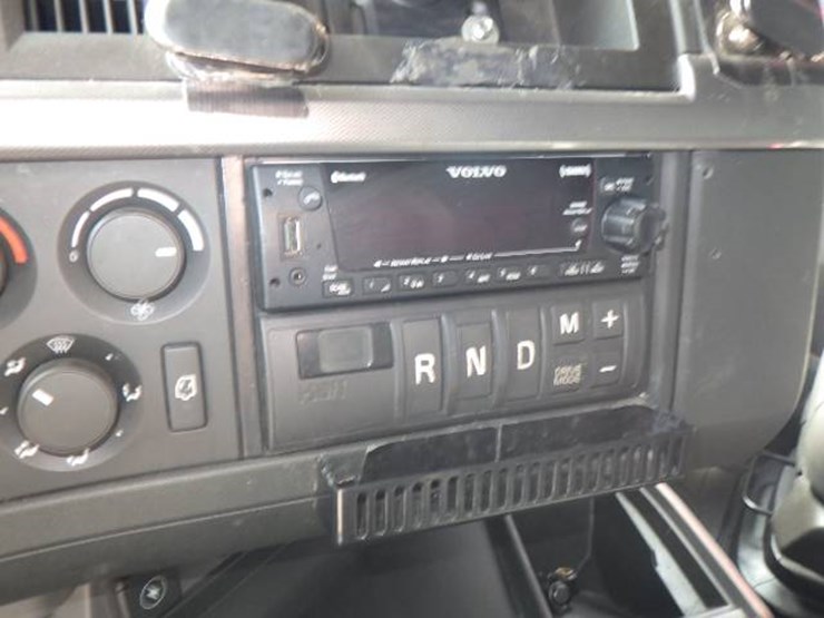 2024-volvo-vnl-760-image-12
