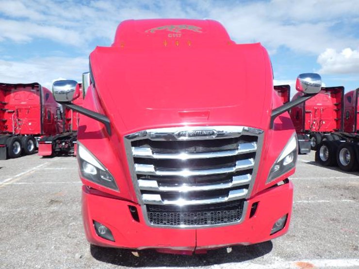 2022-freightliner-cascadia-126-image-16