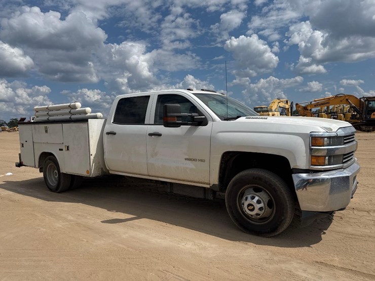 2016-chevrolet-3500hd-image-4