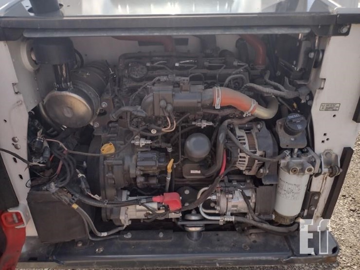 2022-bobcat-s740-image-27