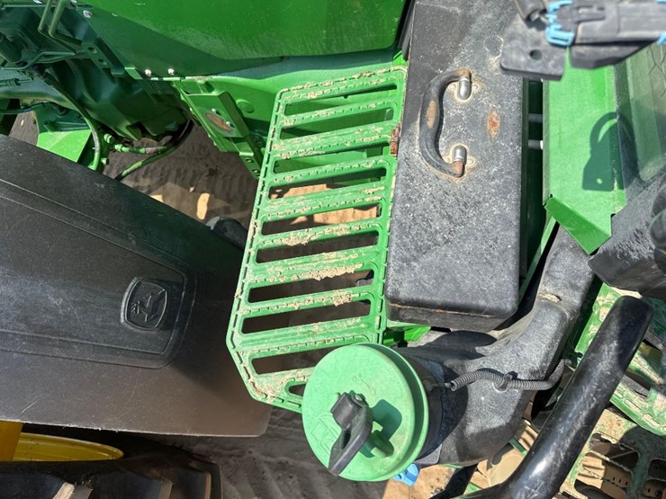 john-deere-8r-310-image-22