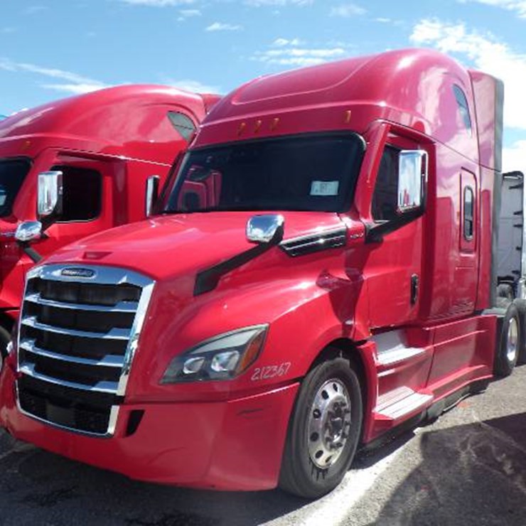 2021 FREIGHTLINER CASCADIA 126