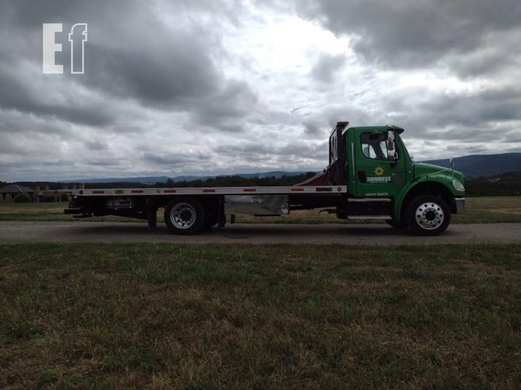 2019-freightliner-business-class-m2-106-image-3