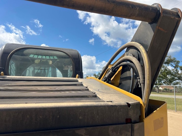 2019-caterpillar-262d3-image-15
