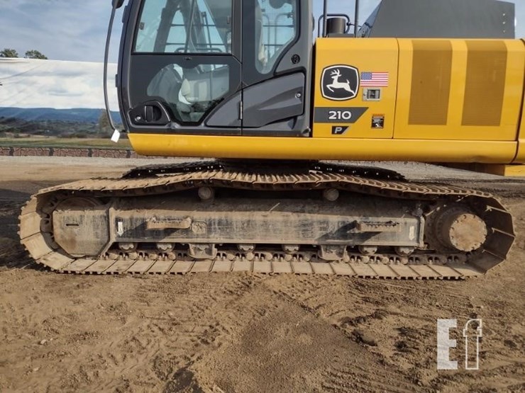 john-deere-210-image-31