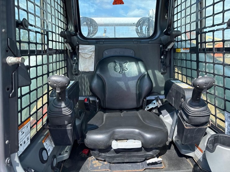 2020-bobcat-t770-image-22