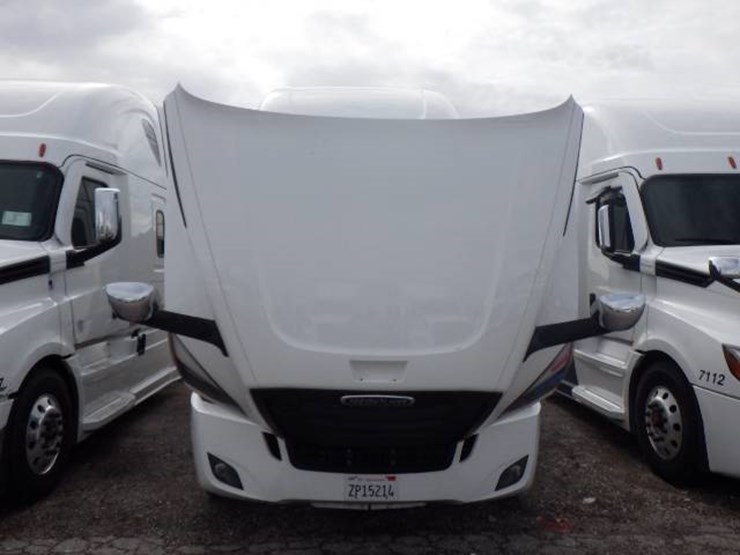 2024-freightliner-cascadia-126-image-14